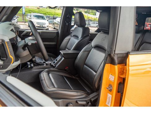 Used 2022 Ford Bronco Badlands w/ Sasquatch Package AWD/4WD image 10