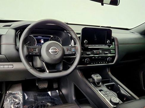 Used 2024 Nissan Pathfinder Rock Creek AWD/4WD image 12