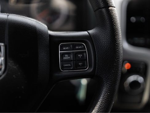 Used 2019 RAM 1500 Classic SLT RWD image 14