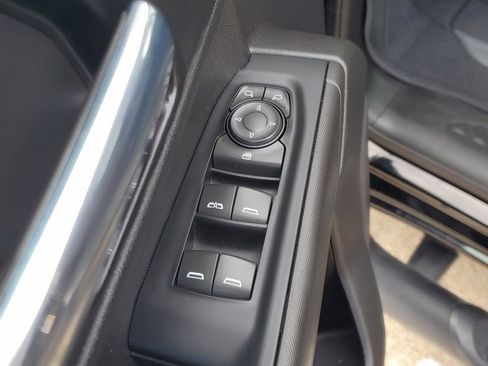 Used 2025 Chevrolet Silverado 1500 Custom image 19