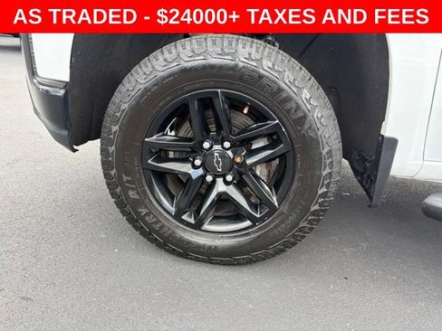 Used 2020 Chevrolet Silverado 1500 Custom Trail Boss w/ Custom Convenience Package AWD/4WD image 9