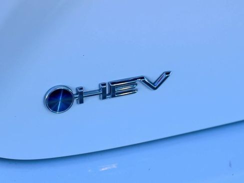 Used 2025 Toyota Camry LE image 8