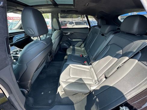 Used 2019 Audi Q8 Prestige w/ Luxury Package image 16