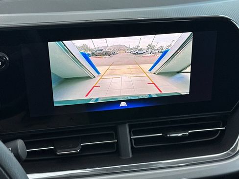 New 2026 Chevrolet Trax LT w/ Sunroof Package FWD image 19