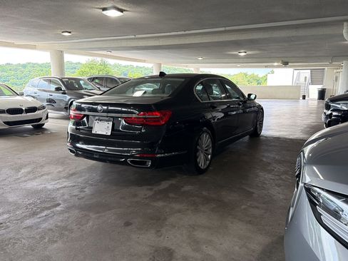 Used 2018 BMW 740i RWD image 8