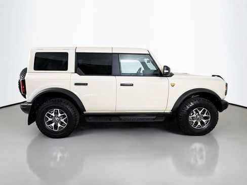 Used 2025 Ford Bronco Badlands AWD/4WD image 9