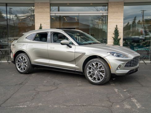 Used 2021 Aston Martin DBX image 52