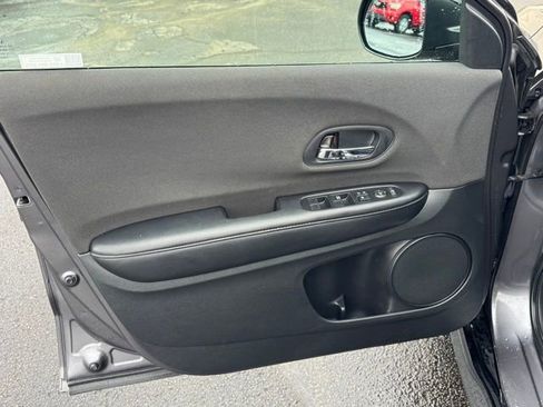 Used 2020 Honda HR-V Sport image 13