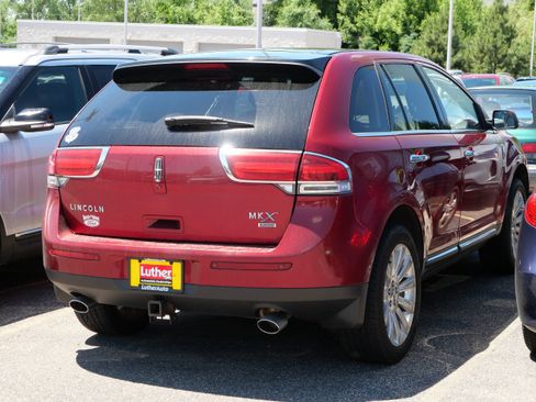 Used 2013 Lincoln MKX AWD image 5