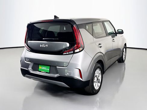 Used 2024 Kia Soul LX w/ Option Group 015 FWD image 10
