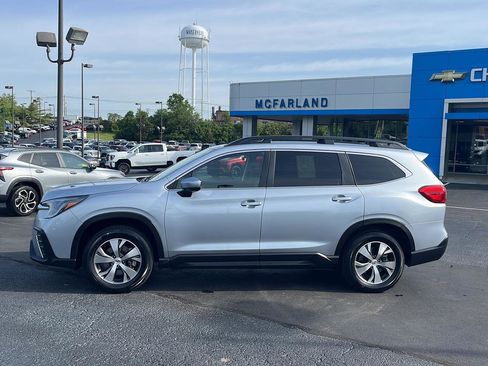 Used 2025 Subaru Ascent Premium AWD/4WD image 2