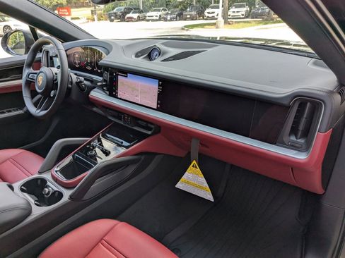 New 2025 Porsche Cayenne S image 26