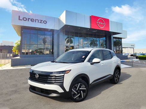 Certified 2025 Nissan Kicks SV image 1