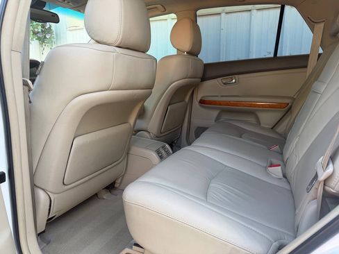 Used 2006 Lexus RX 330 FWD image 19