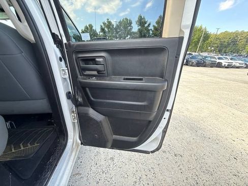 Used 2015 RAM 1500 Express AWD/4WD image 18