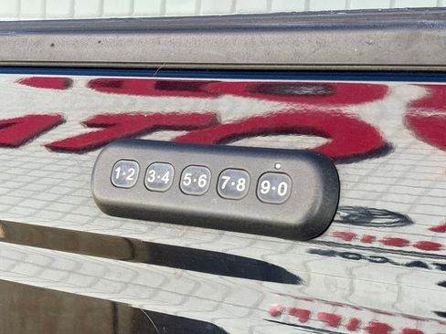 Used 2021 Ford Bronco Badlands image 6