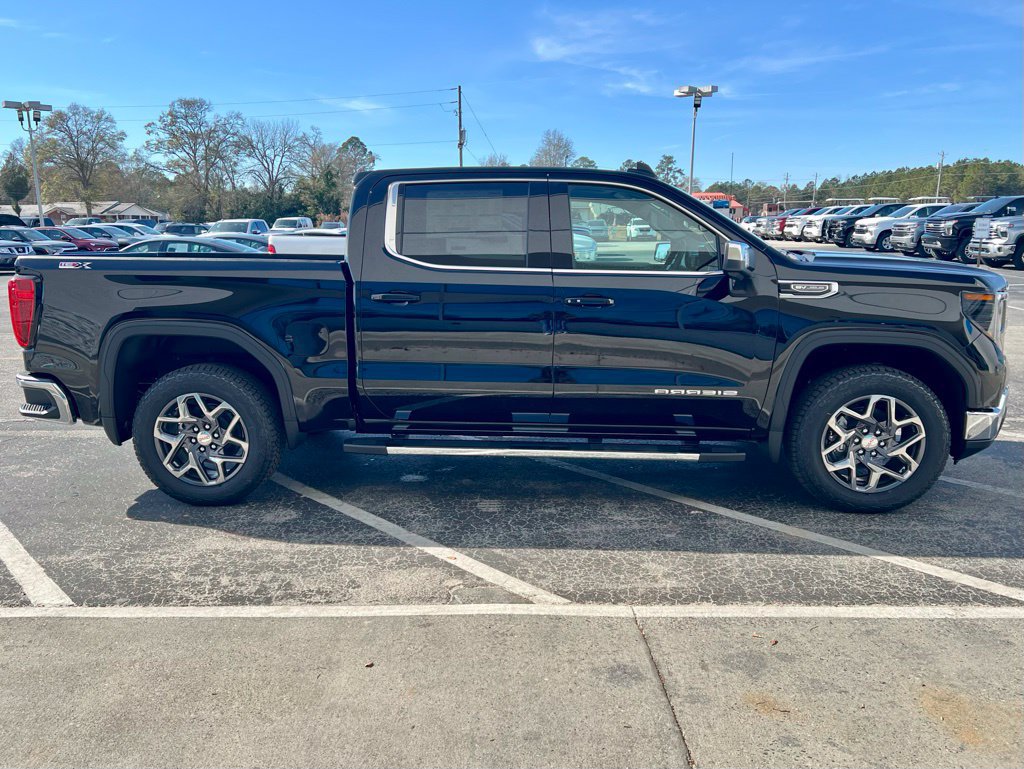 New 2026 GMC Sierra 1500 SLE AWD/4WD image 3