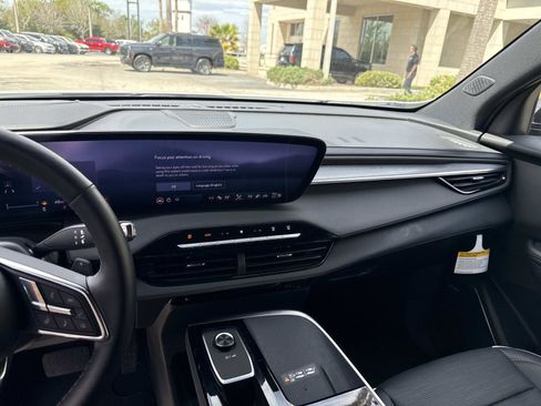 Used 2025 Buick Enclave Sport Touring image 24