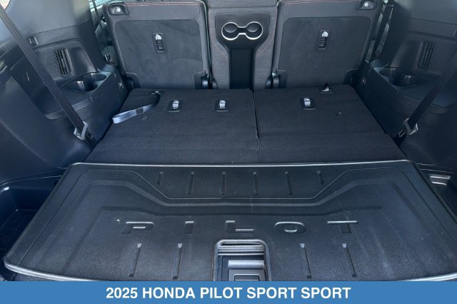 Certified 2025 Honda Pilot Sport image 19