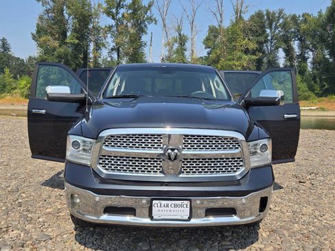 Used 2015 RAM 1500 Laramie w/ Convenience Group AWD/4WD image 7