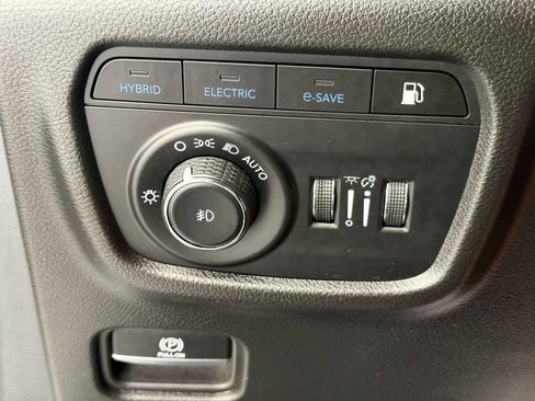 Used 2023 Jeep Grand Cherokee 4WD 4xe w/ Luxury Tech Group II image 34
