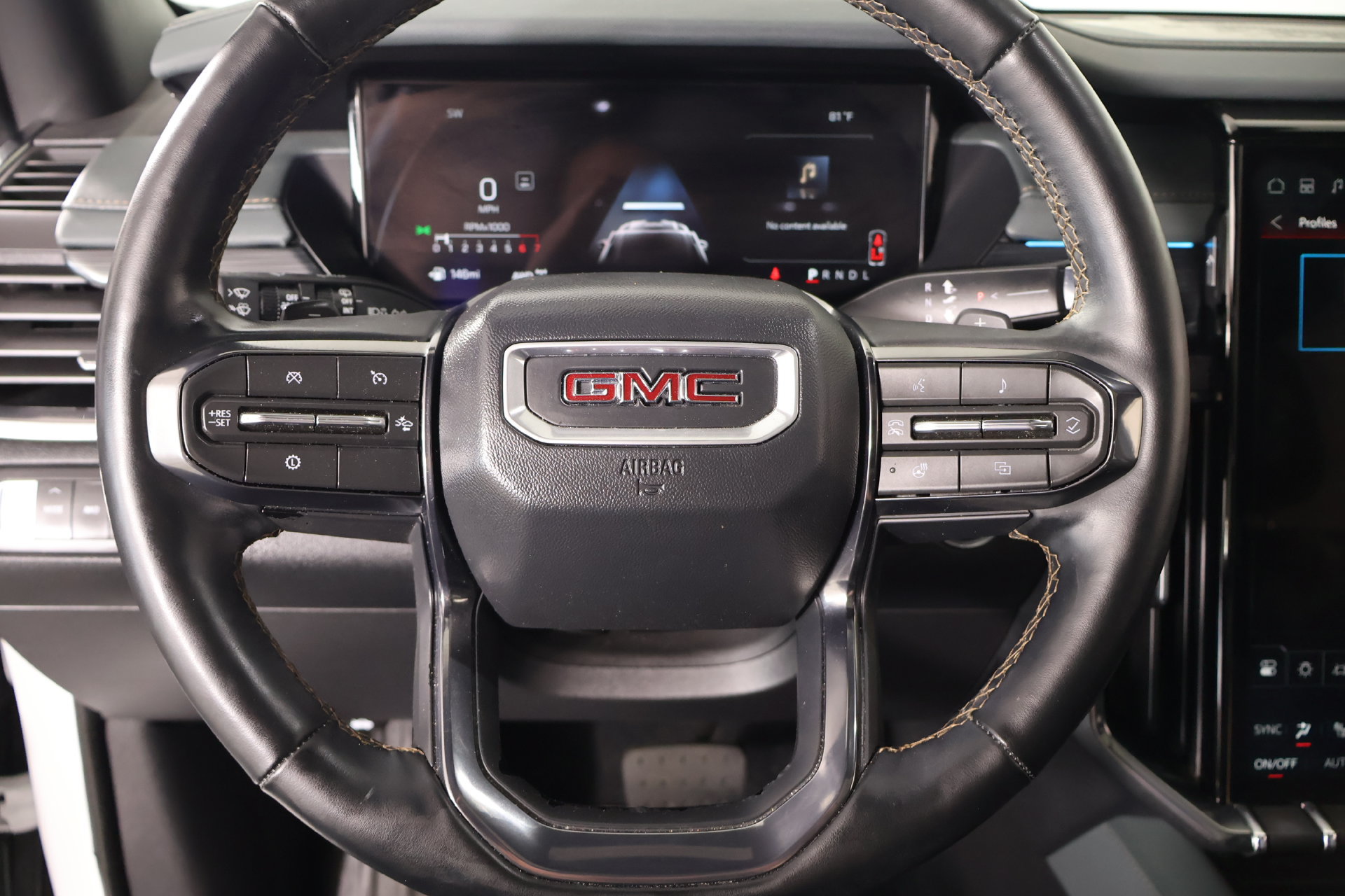 Used 2025 GMC Acadia AT4 AWD/4WD image 3