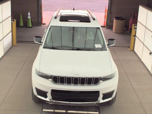 Used 2022 Jeep Grand Cherokee L Limited image 2