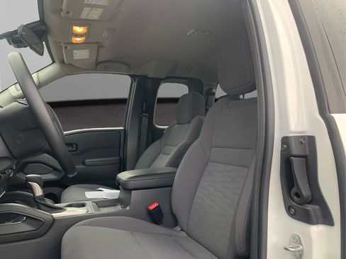 Used 2025 Nissan Frontier S w/ S Utility Package image 9