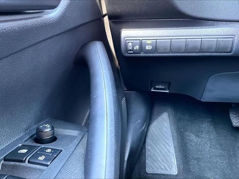 Used 2025 Toyota Corolla LE FWD image 32