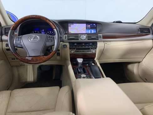 Used 2015 Lexus LS 460 w/ Comfort Package image 35