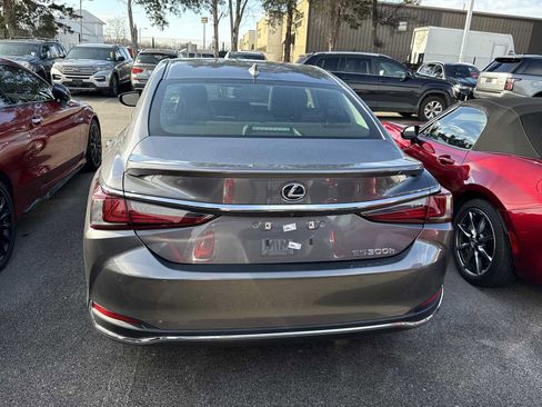 Used 2020 Lexus ES 300h Ultra Luxury image 7