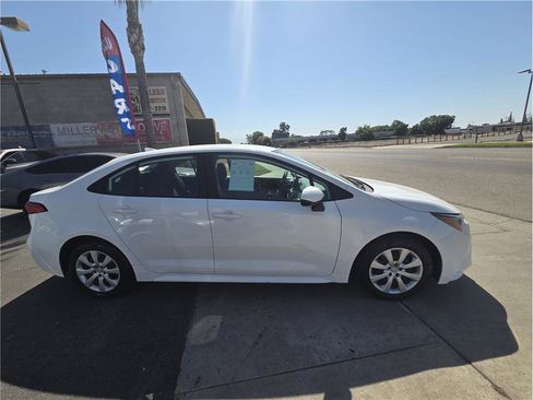 Used 2023 Toyota Corolla LE FWD image 2