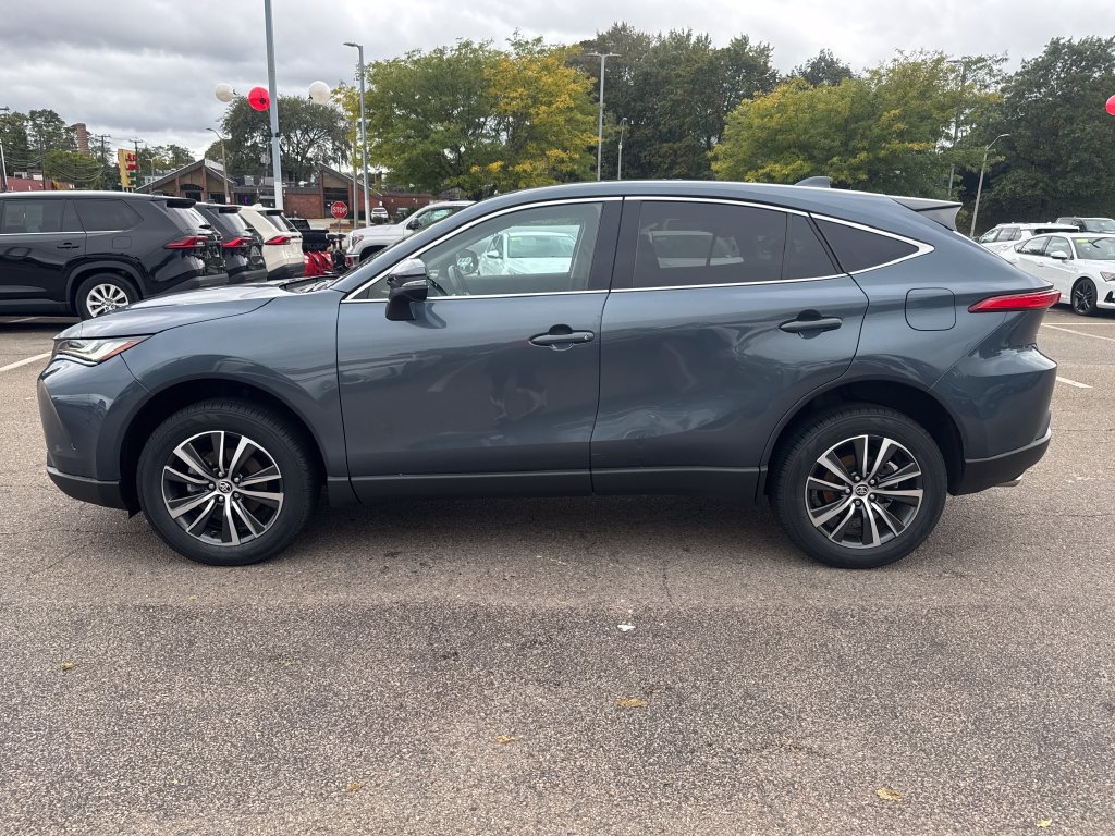 Used 2023 Toyota Venza LE AWD/4WD image 4