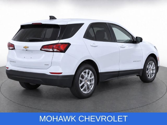 Used 2022 Chevrolet Equinox LS w/ LS Convenience Package AWD/4WD image 5