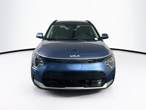 Used 2023 Kia Niro Wind w/ Wind Preserve Package FWD image 2