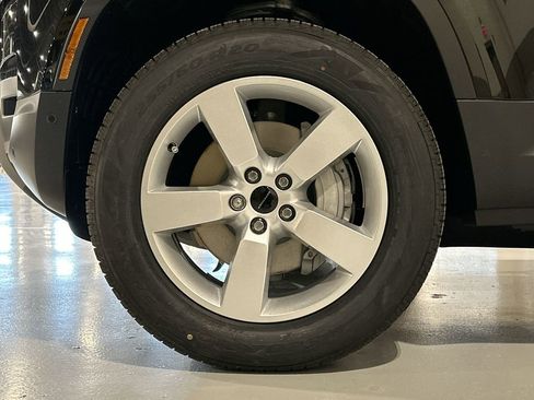 New 2026 Land Rover Defender 130 S image 5