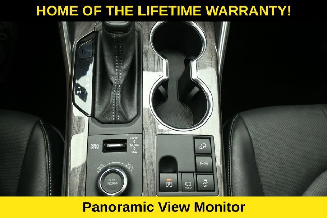 Used 2025 Toyota Highlander Platinum AWD/4WD image 29