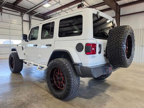 Used 2020 Jeep Wrangler Unlimited Sahara AWD/4WD image 3