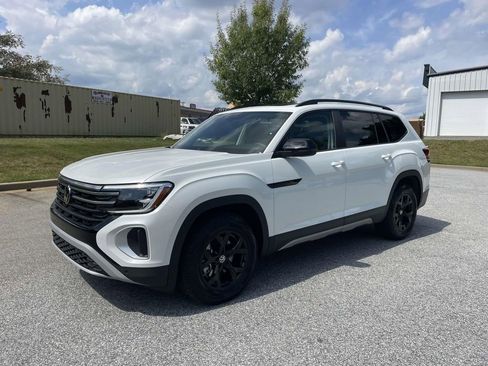 New 2026 Volkswagen Atlas Peak Edition AWD/4WD image 3