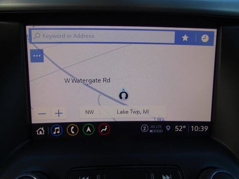 Used 2023 GMC Acadia SLE w/ Infotainment Package image 3