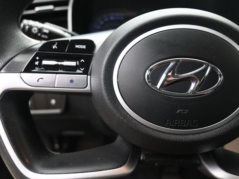 Used 2023 Hyundai Tucson SE image 15