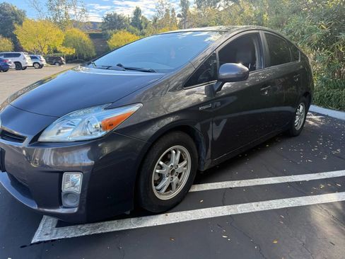Used 2010 Toyota Prius Five FWD image 3