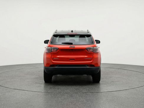 Used 2025 Jeep Compass Trailhawk image 7