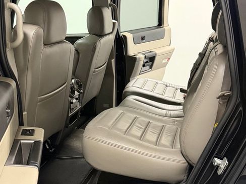 Used 2004 HUMMER H2 w/ Preferred Equipment Group AWD/4WD image 9