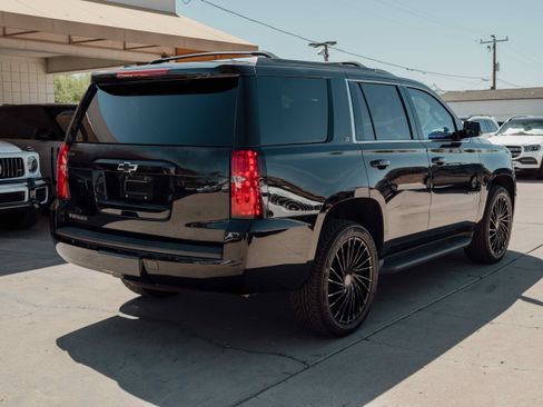 Used 2017 Chevrolet Tahoe LT w/ Luxury Package RWD image 3