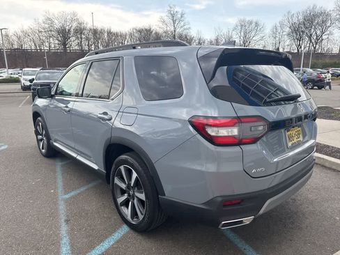 Used 2023 Honda Pilot Touring image 12