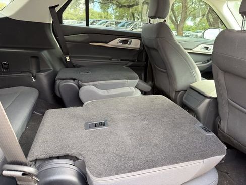 Used 2026 Ford Explorer Active RWD image 18
