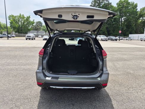 Used 2020 Nissan Rogue SV FWD image 24