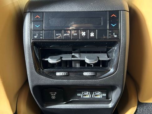 Used 2022 Jeep Grand Cherokee Summit w/ Advanced Protech Group IV AWD/4WD image 18