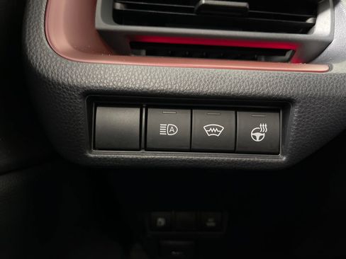 Used 2023 Toyota Prius Prime FWD image 30